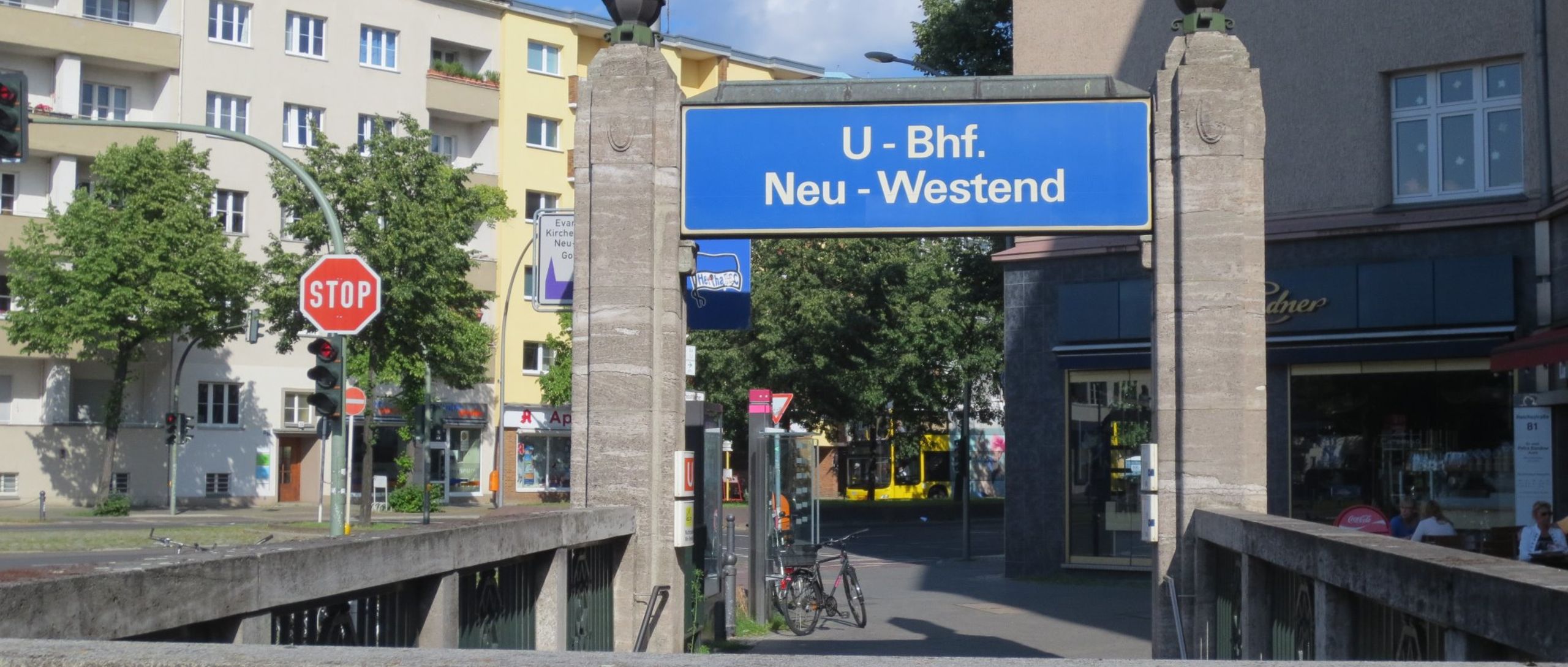 Wohnungen und Ladengeschaefte in Berlin-Charlottenburg